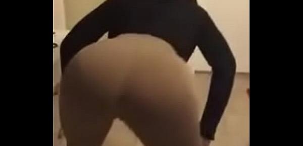  Thick bitch from Facebook in Leggings twerking